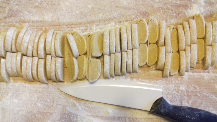 Procedimento taglio dei fettuccine-La cucina Pia-www.lacucinapia.com.jpg