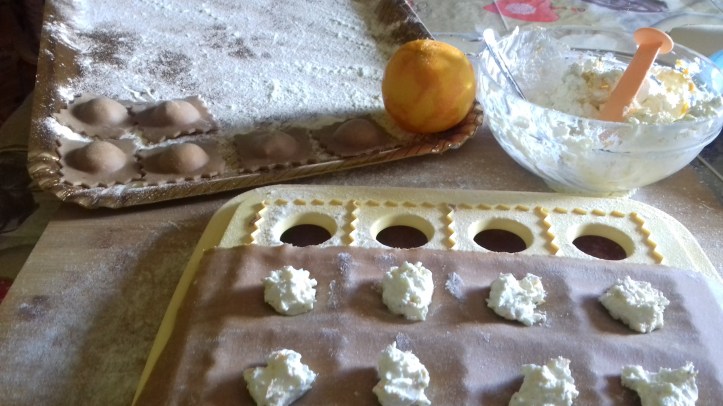 preparazione ravioli al cacao.jpg