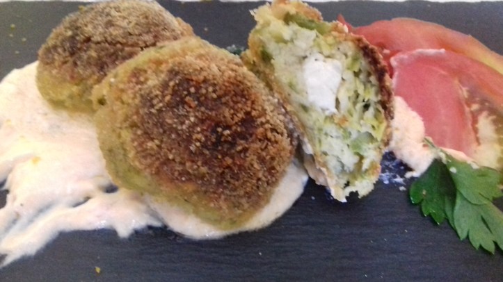 polpette di zucchine con cuore e crema di formaggio fiorello.jpg